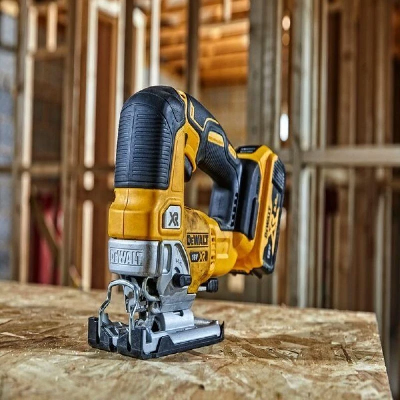 Akumuliatorinis siaurapjūklis DeWalt DCS334P2-QW; 18 V; 2x5,0 Ah akum.