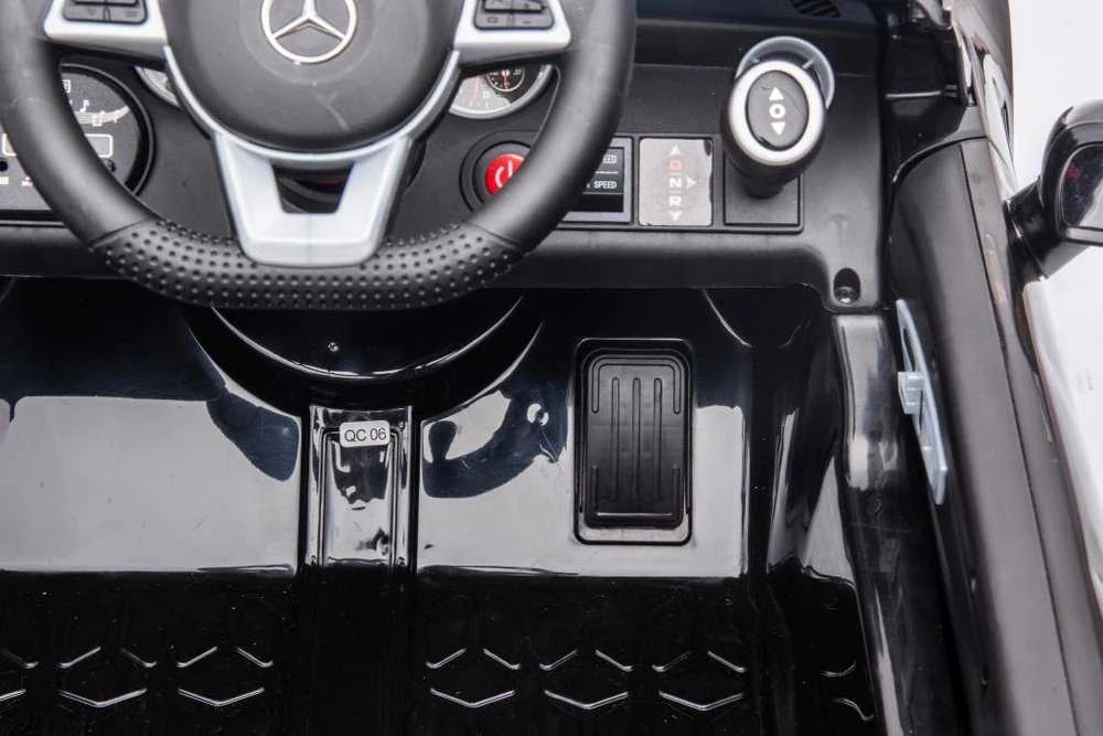 Elektromobilis Mercedes SLC 300 – džiaugsmui ir pirmiesiems vairavimo nuotykiams.
