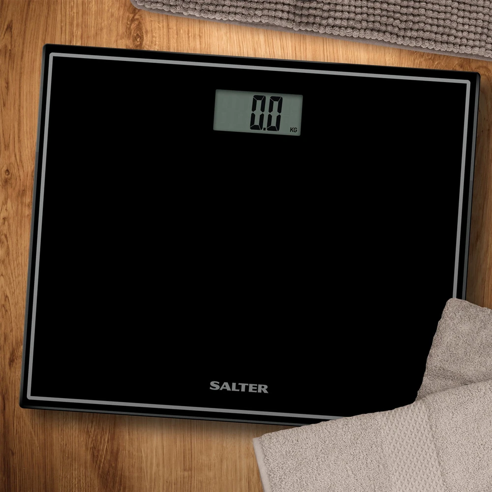 Elektroninės kūno svarstyklės su grūdinto stiklo platforma Salter, 150 kg, juodos