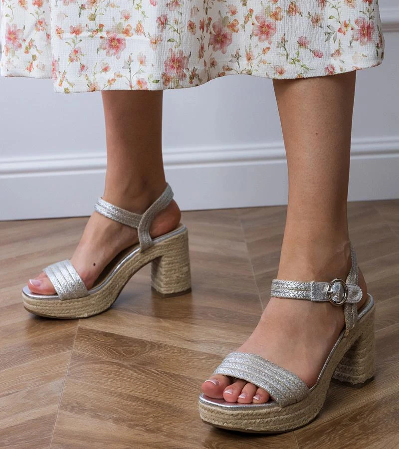 Espadrilės sidabrinės basutės su kulniuku Kleris