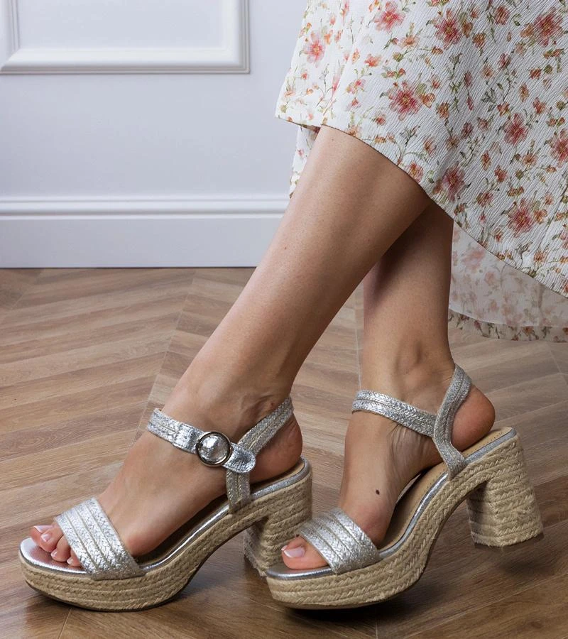Espadrilės sidabrinės basutės su kulniuku Kleris