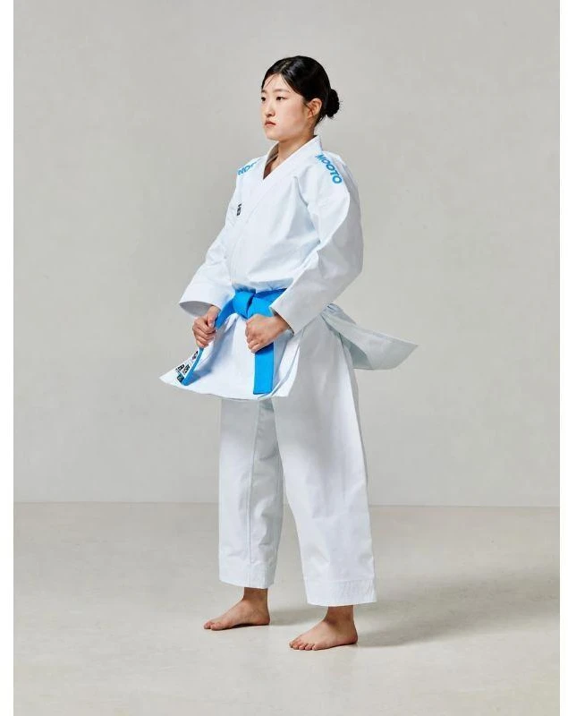 „Extera Kata“ WKF mėlynas karatė kimono | MOOTO