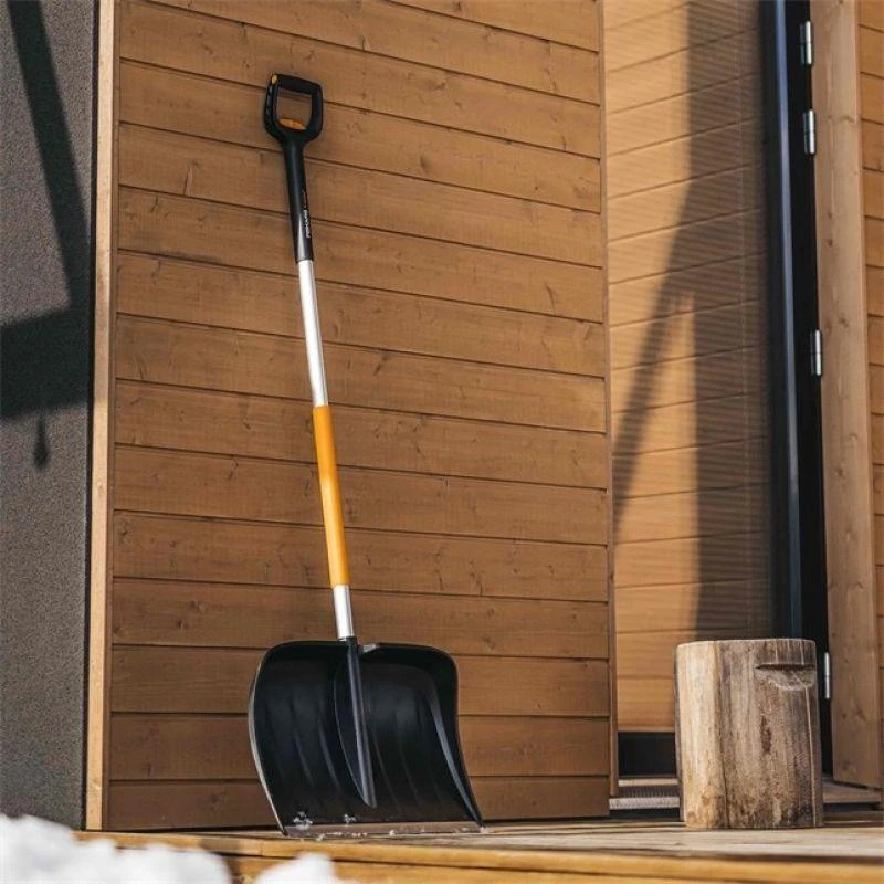 Fiskars X-series teleskopinis stūmiklis sniegui