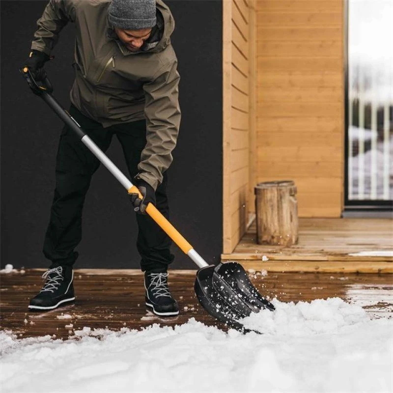 Fiskars X-series teleskopinis stūmiklis sniegui