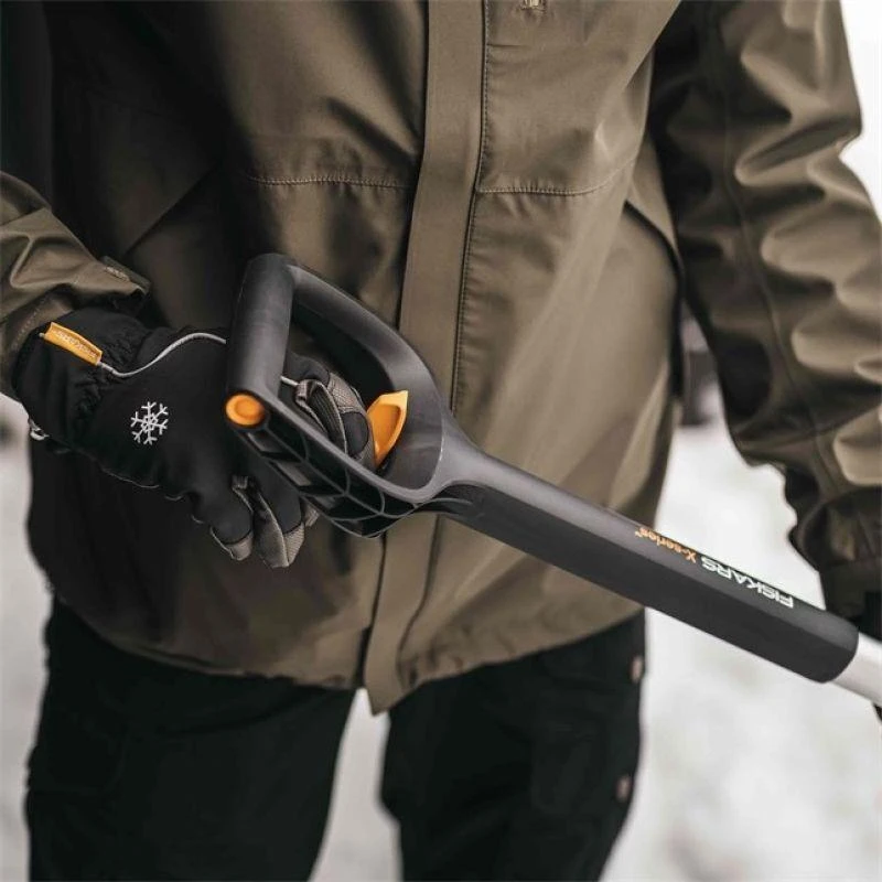 Fiskars X-series teleskopinis stūmiklis sniegui