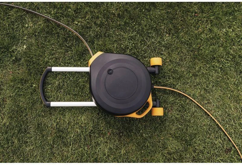 Automatinė ritė su žarna Fiskars 1067548, 60 cm