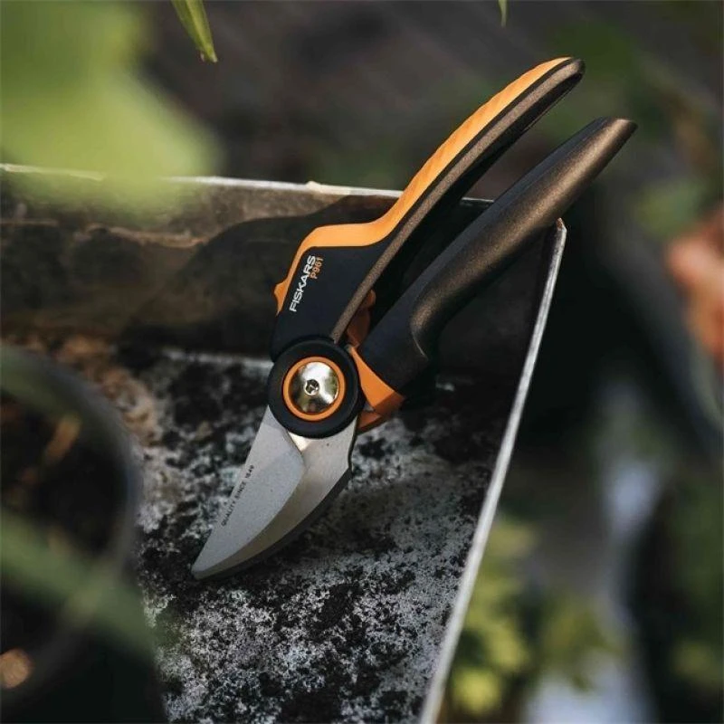 Fiskars X-series sekatorius prasilenkiančiais ašmenimis L (P961) 1057175
