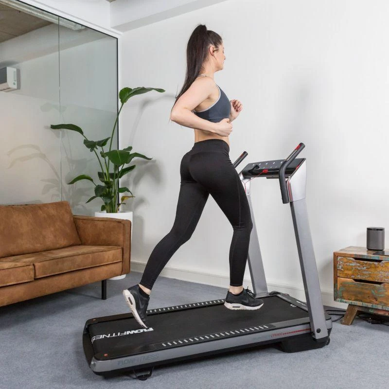 FLOW FITNESS ELEKTRINIS BĖGIMO TAKELIS RUNNER DTM400i