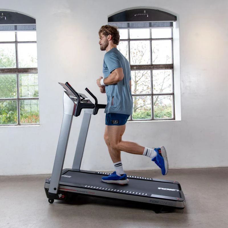 FLOW FITNESS ELEKTRINIS BĖGIMO TAKELIS RUNNER DTM400i