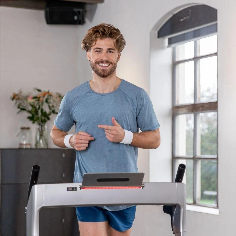 FLOW FITNESS ELEKTRINIS BĖGIMO TAKELIS RUNNER DTM400i