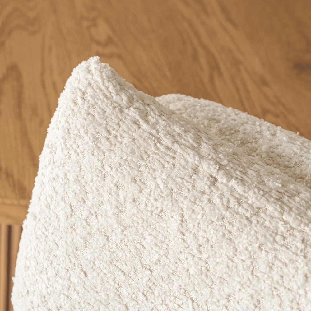 Fotelis Mebel Elite WILLA kreminės spalvos modernus buklė apmuštas besisukantis krėslas