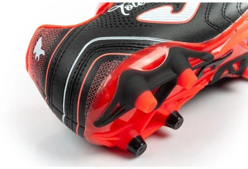 Futbolo bateliai Joma Toledo Jr 2601, 38 dydis, juodi