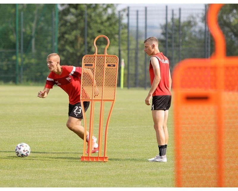 Yakimasport Futbolo sienelė PRO 180 cm - NAILONAS