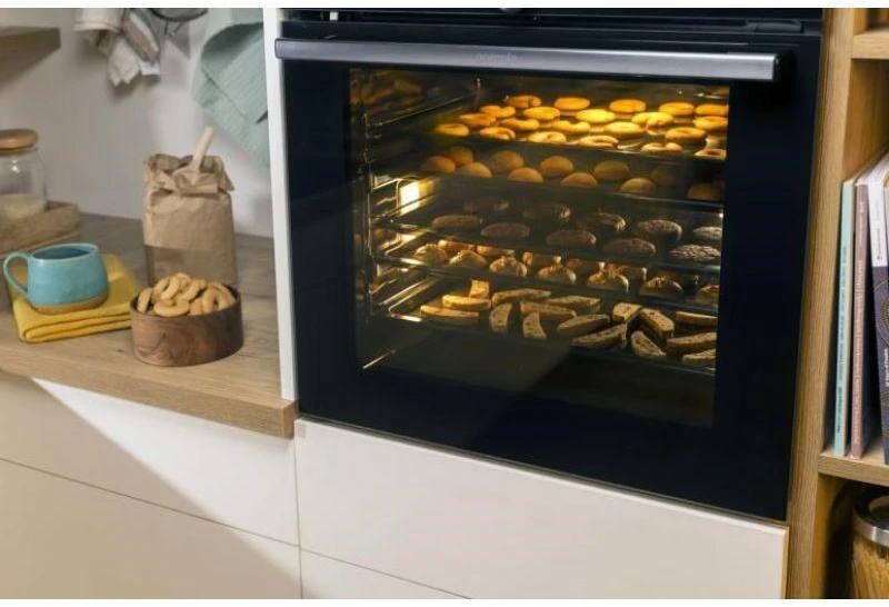 Gorenje | Orkaitė | BO6737E02BG | 77 L | Daugiafunkcis | EcoClean | Mechaninis valdymas | Konvekcija | Aukštis 59,5 cm | Plotis 59,5 cm | Juodas