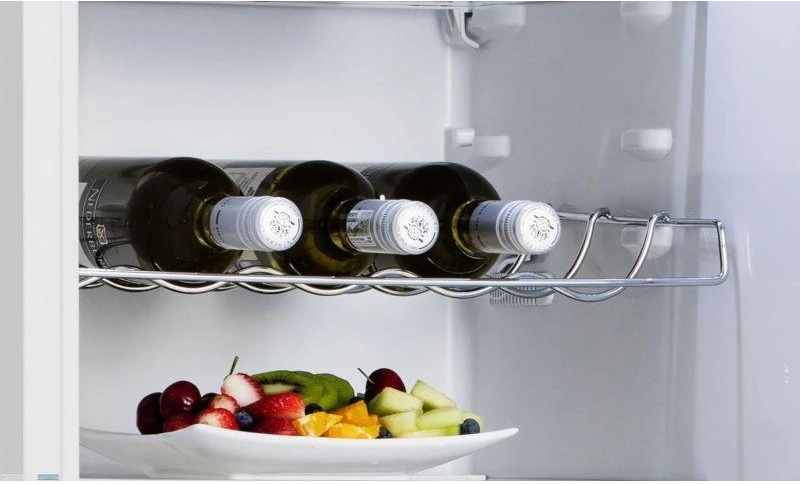 Gorenje Integrerat kyl /frysskåp med NoFrost DualAdvance för frostfri förvaring och separat luftcirkulation i kyl och frysdelen. CrispZone hjälper till att hålla frukt och grönsaker färska längre, medan SuperCool säkerställer snabb nedkylning efter inköp.