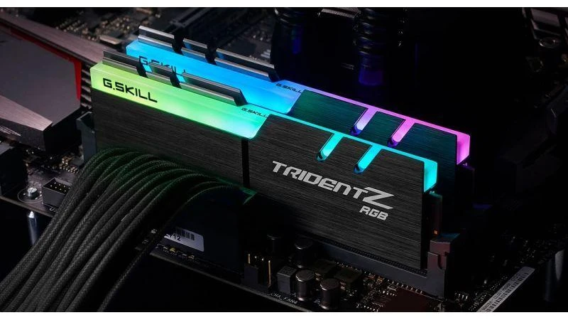 G.SKILL TridentZ RGB F4-3600C16D-16GTZRC operatyviosios atminties rinkinys (DDR4 DIMM; 2 x 8 GB; 3600 MHz; CL16)