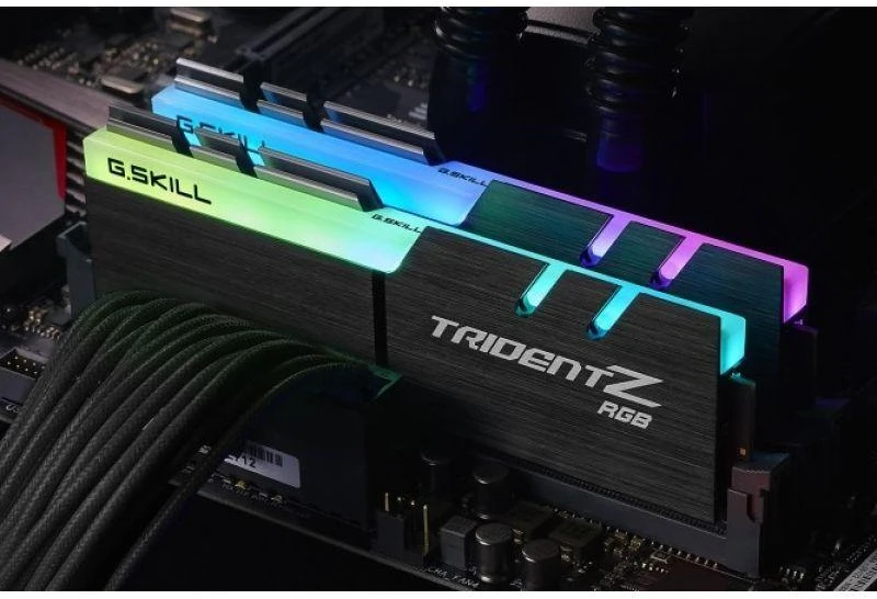 G.SKILL TridentZ RGB F4-3600C18D-16GTZRX atminties rinkinys (DDR4; 2 x 8 GB; 3600 MHz; CL18)