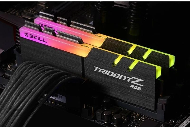 Ausinės G.SKILL TridentZ RGB F4-3600C18D-16GTZRX atminties rinkinys (DDR4; 2 x 8 GB; 3600 MHz; CL18)