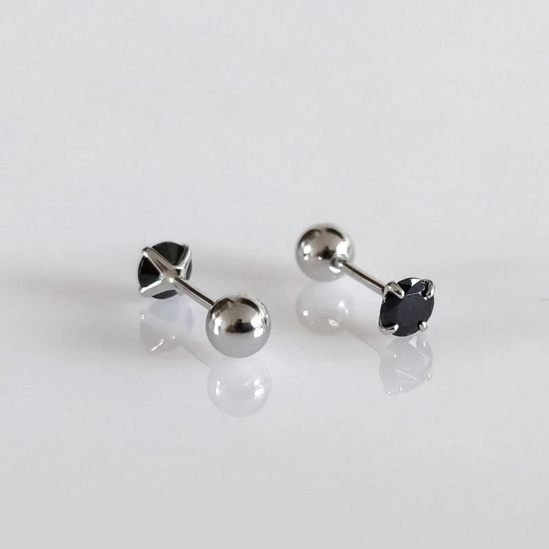 Helix auskarai Juodas 4mm