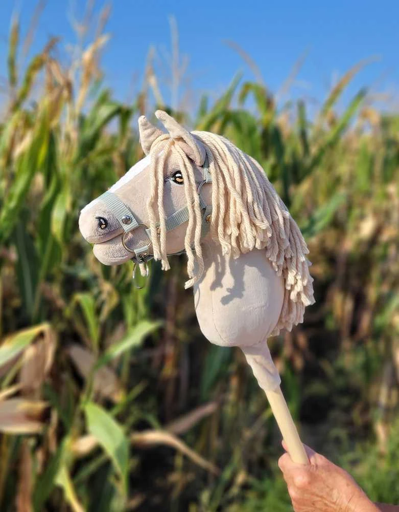 Hobby Horse arkliukas cremello spalvos Super Hobby Horse Premium