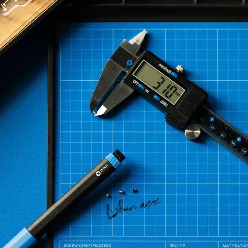 iFixit Digital Caliper, 0.01 mm to 150 mm – juodas, mėlynas