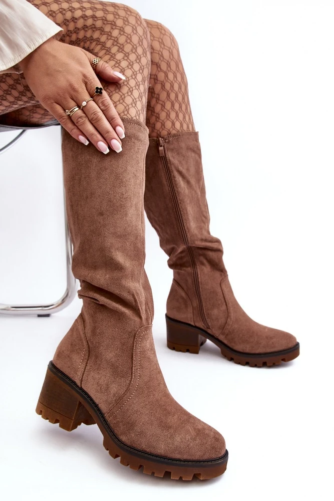 Ilgaauliai batai virš kelių su zomšos imitacija Step in style
