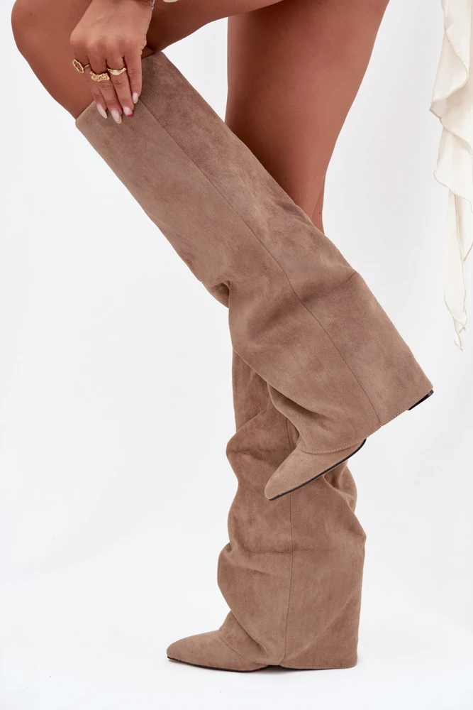 Ilgaauliai batai virš kelių su zomšos imitacija Step in style