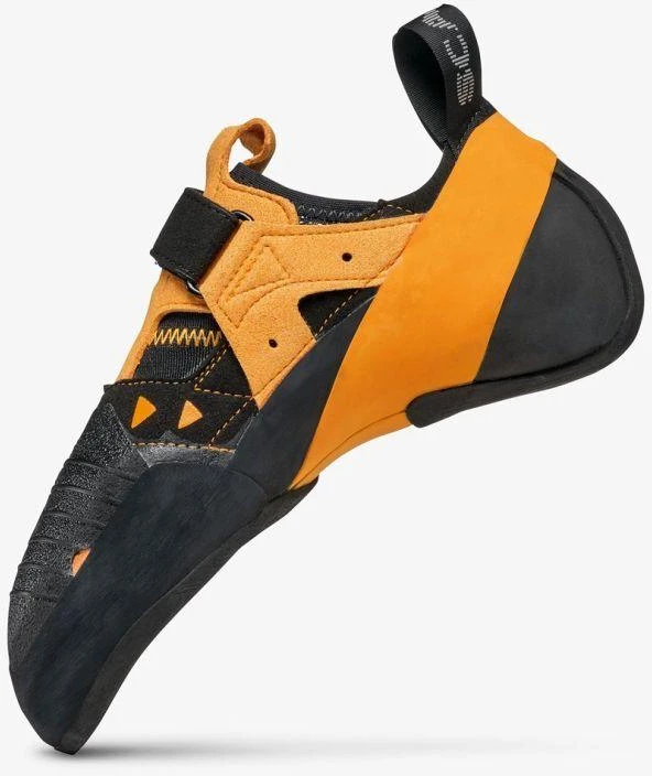 Carruzzo Instinktas prieš SCARPA batai