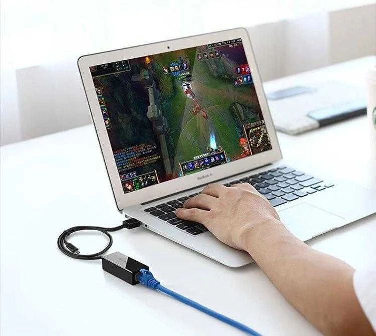 Tinklo adapteris UGREEN CR110 USB į RJ45 (juodas)