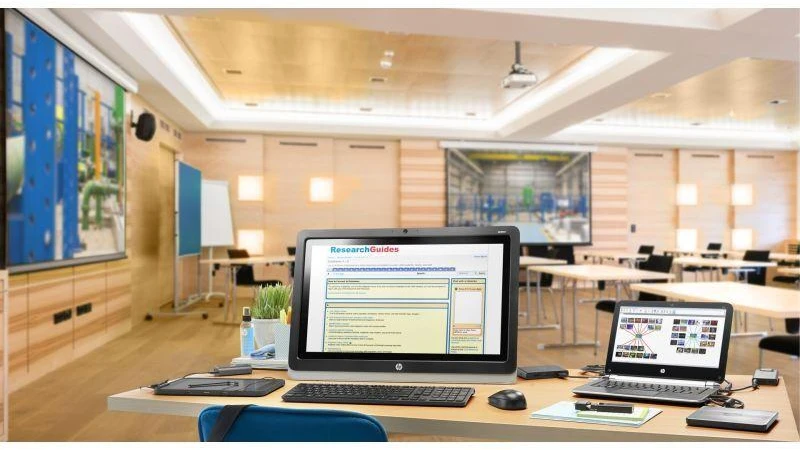 Kietasis diskas Hewlett Packard (HP) HP USB išorinis nešiojamas plonas CD/DVD RW (rašymo/skaitymo) įrenginys – Juodas