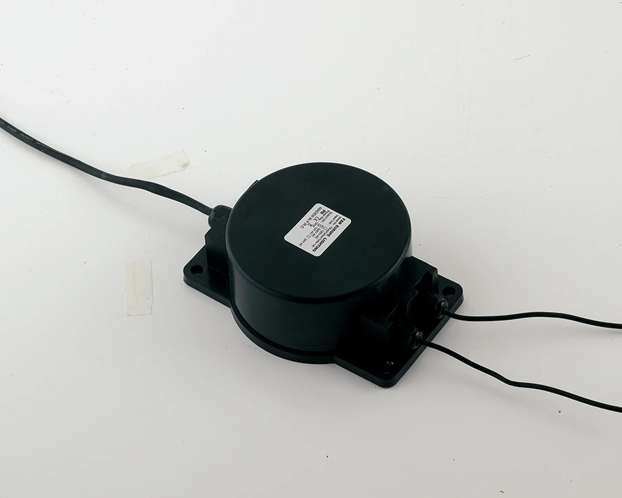 Įtampos transformatorius- 120W įėjimas, AC 240V išėjimas, AC 12 V, 10 A, IP44