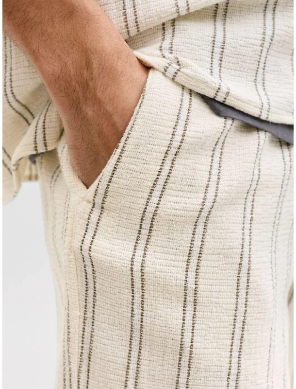 Jack&Jones vyriški dryžuoti šortai JPSTJAIDEN COBA STRIPE JOG SHORTS REG SN 12274413 Antique Baltas Stripes