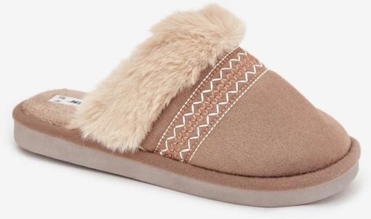 Jaujinės šlepetės su siuvinėjimu Step in style