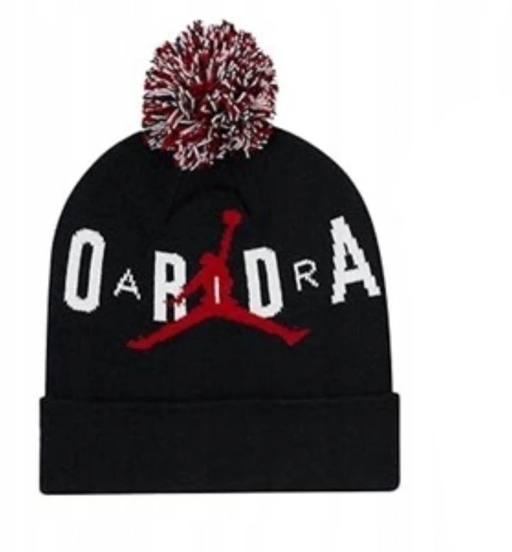 Jaunimo rinkinys Žieminė kepurė + Pirštinės Air Jordan Essential Pom Beanie Set Juoda - 9A0869-023