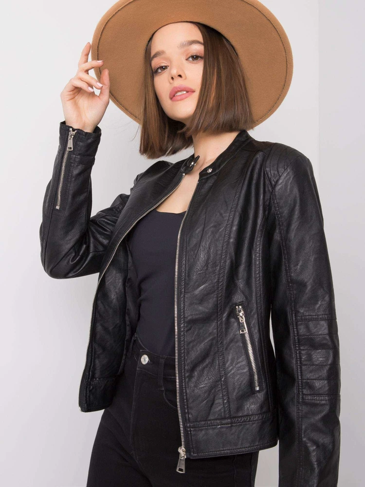 Juoda biker striukė iš ekoskros