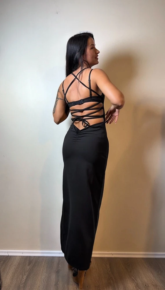 Juoda elegantiška suknelė