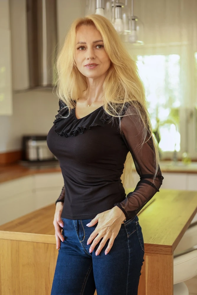 Juoda palaidinė su tiulio rankovėmis Mirale