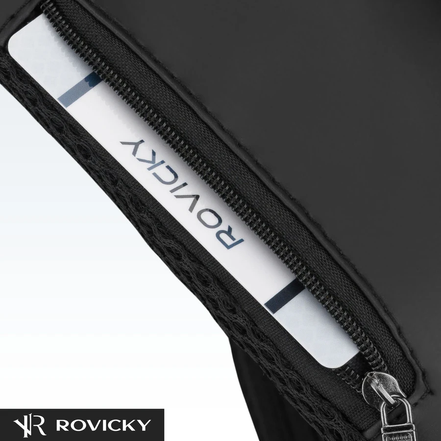 Juoda, pojemna saszetka vyriška na ramię wykonana ze skóry ekologicznej, wyposażona w port USB - Rovicky