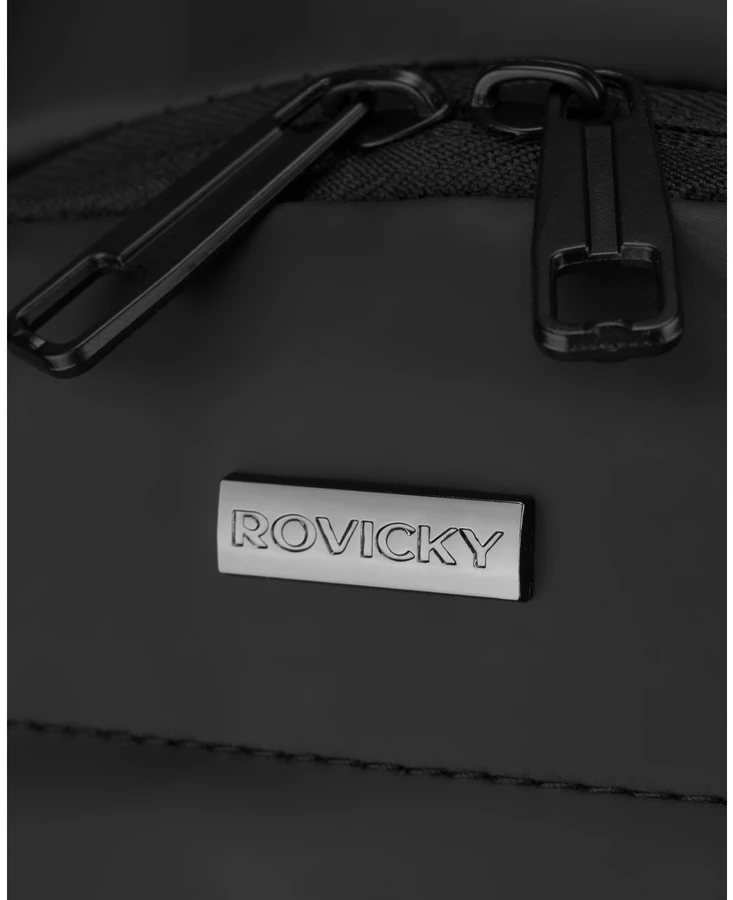 Juoda, pojemna saszetka vyriška na ramię wykonana ze skóry ekologicznej, wyposażona w port USB - Rovicky