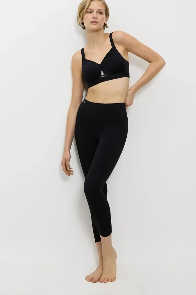 Juoda sportinė liemenėlė Triumph