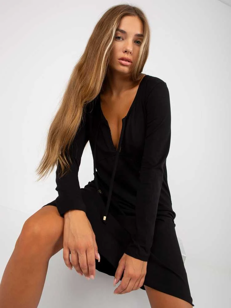 Juoda suknelė