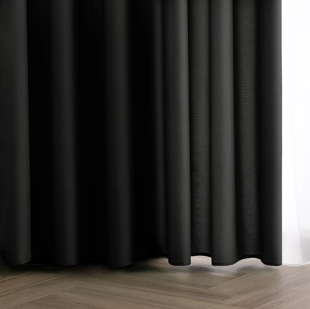 Juoda užuolaida su kilpomis Restilo Carli 200 × 250 cm