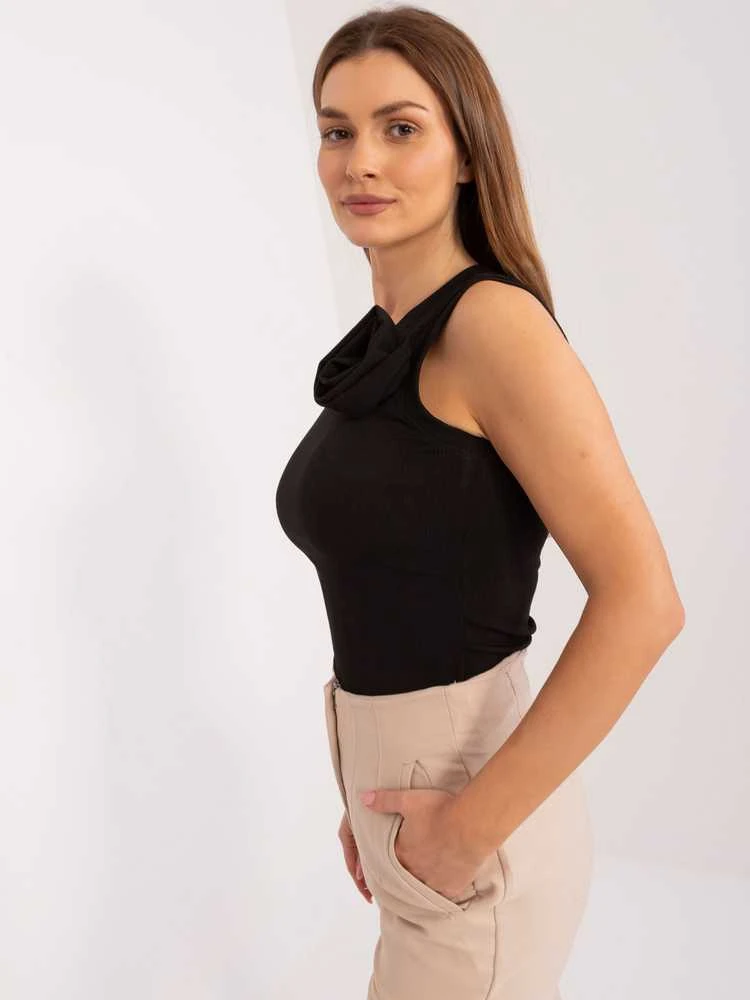 Juoda viršutinė dalis