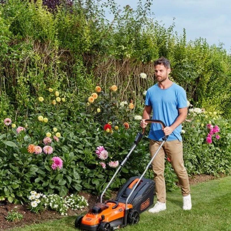 Black & Decker Juodas & Decker Vejapjovė Juodas & Decker BCMW3318L2-QW; 18 V; 2x2,5 Ah akum.+ pakrovėjas