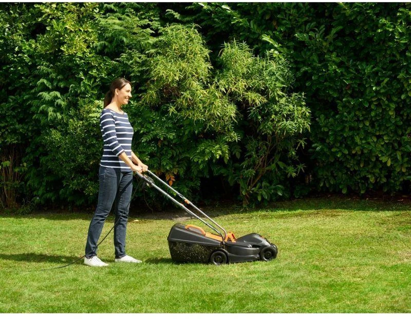Black & Decker Juodas & Decker Juodas & DECKER | BEMW351-QS Electric Lawn Mower, 1000 W, 32 cm