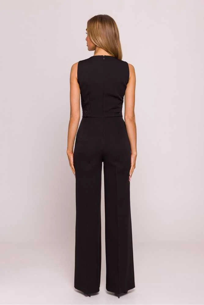 Juodas elegantiškas moteriškas kombinezonas su nėriniais
