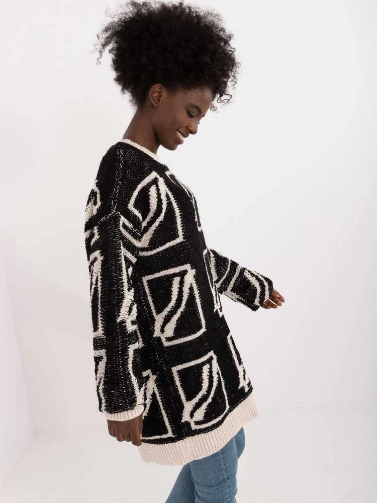 Juodas megztinis