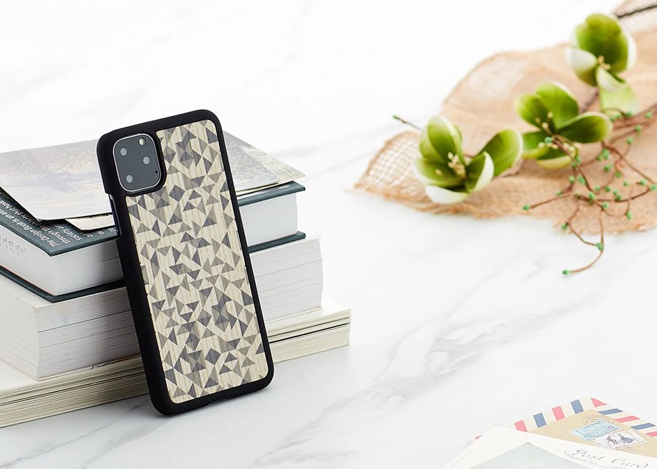 MAN Juodas telefono dėklas iPhone 11 Pro Max, trikampių raštu