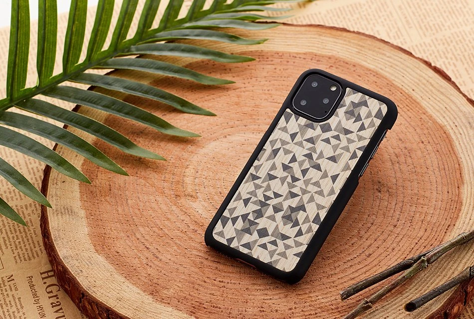 MAN Juodas telefono dėklas iPhone 11 Pro Max, trikampių raštu
