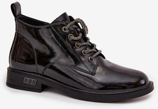 Juodi aulinukai su dekoratyviniu suvarstymu Step in style